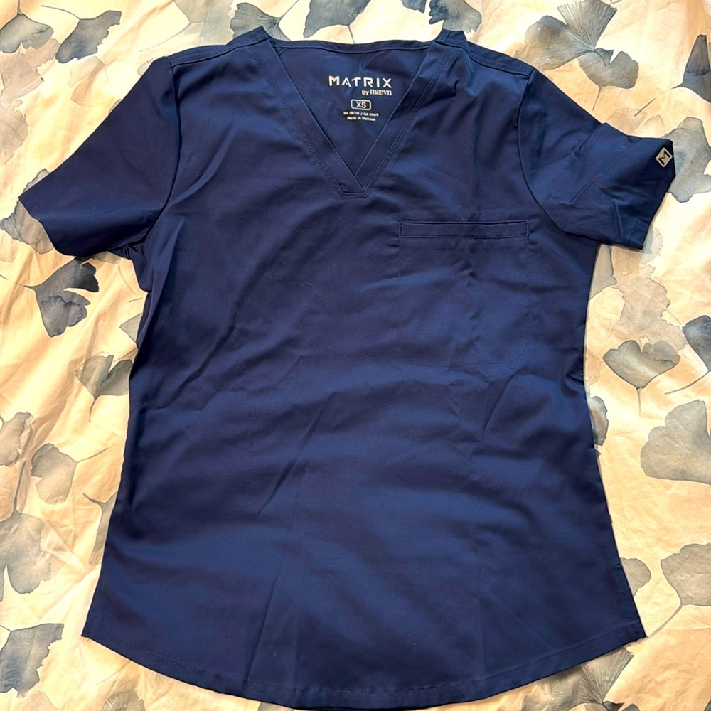 Maevn Tunic XS Navy blue Scrub top NWOT